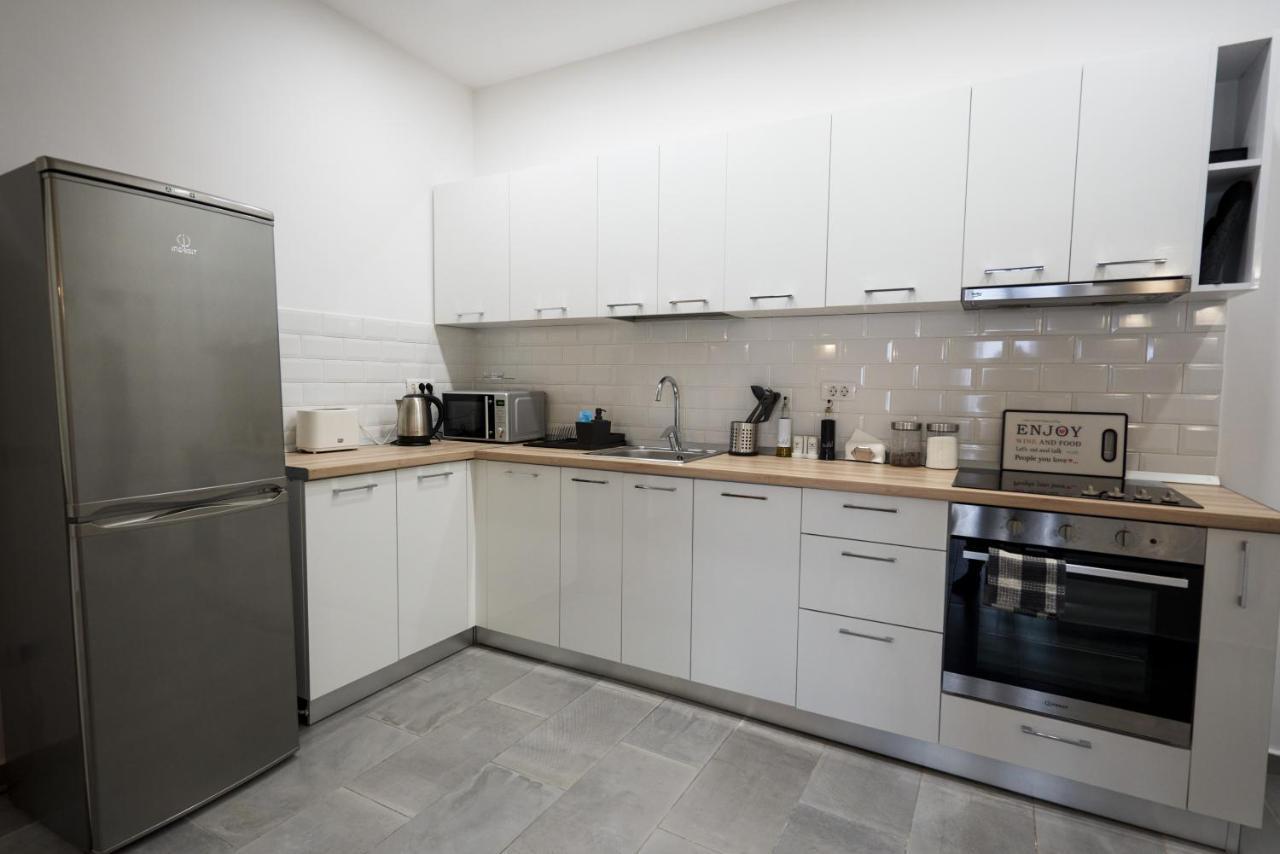 Modern Apartment In The Heart Of ブカレスト エクステリア 写真