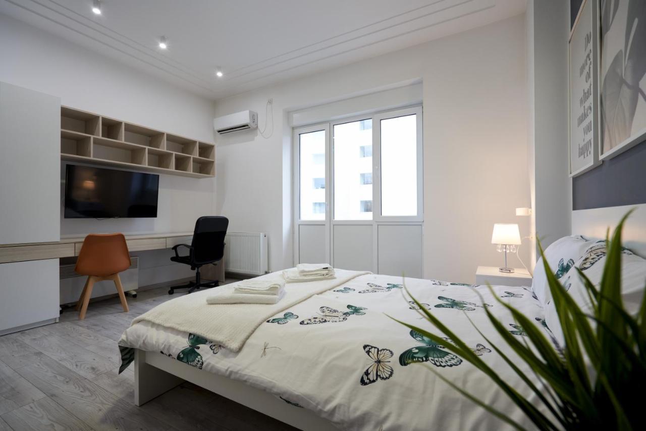 Modern Apartment In The Heart Of ブカレスト エクステリア 写真